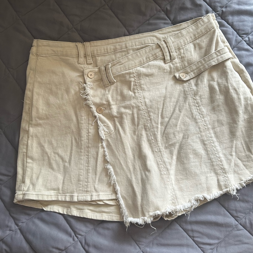 Beige Frayed Hem Women's Shorts